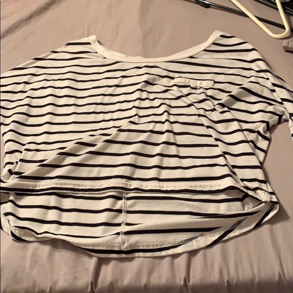Half sleeve crop top
